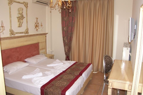 Parthenon Art Hotel